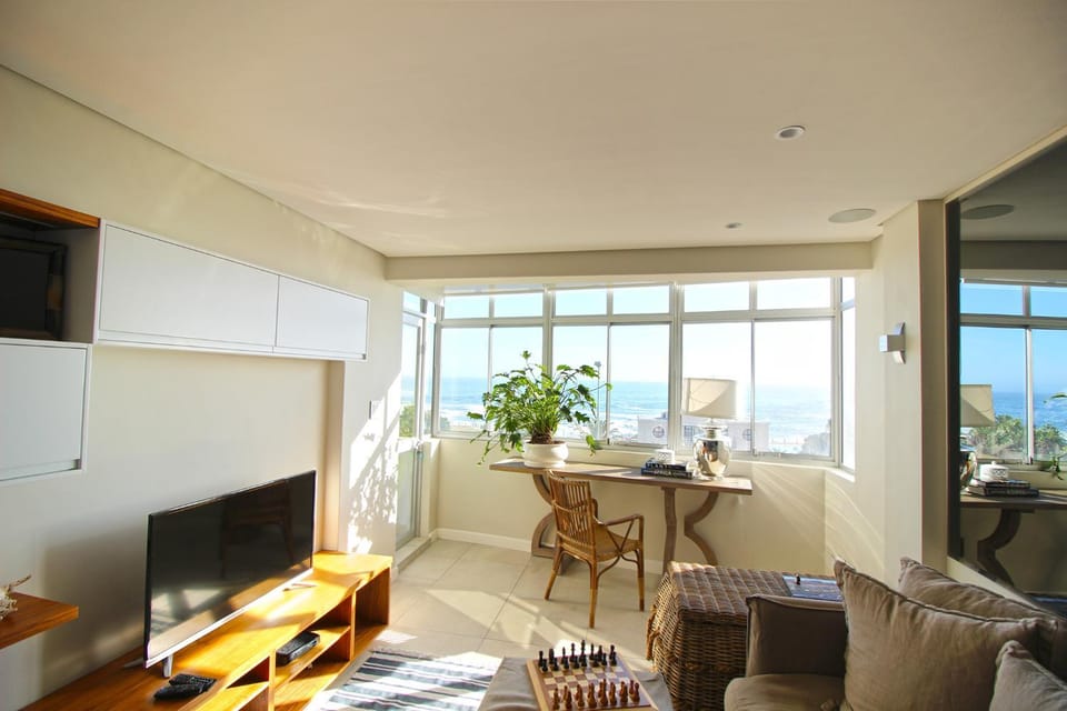 Saratoga Apartments by Propr Apartment in Sea Point