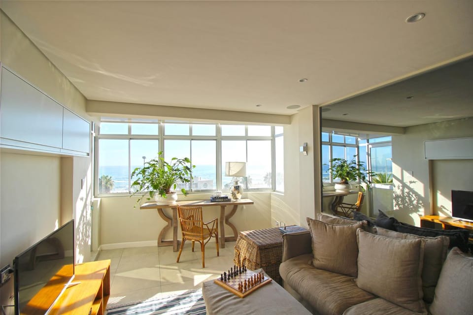 Saratoga Apartments by Propr Apartment in Sea Point