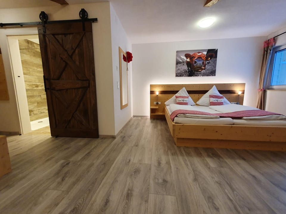 Bed, Photo of the whole room