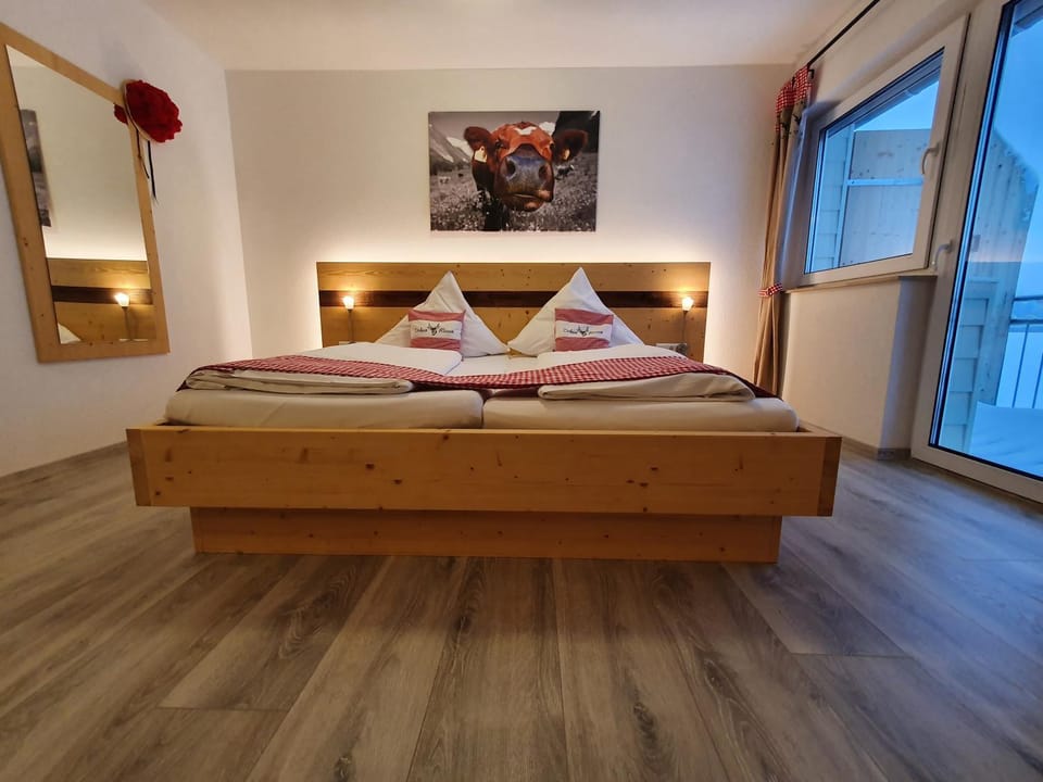 Bed, Photo of the whole room