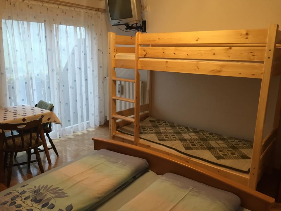 bunk bed