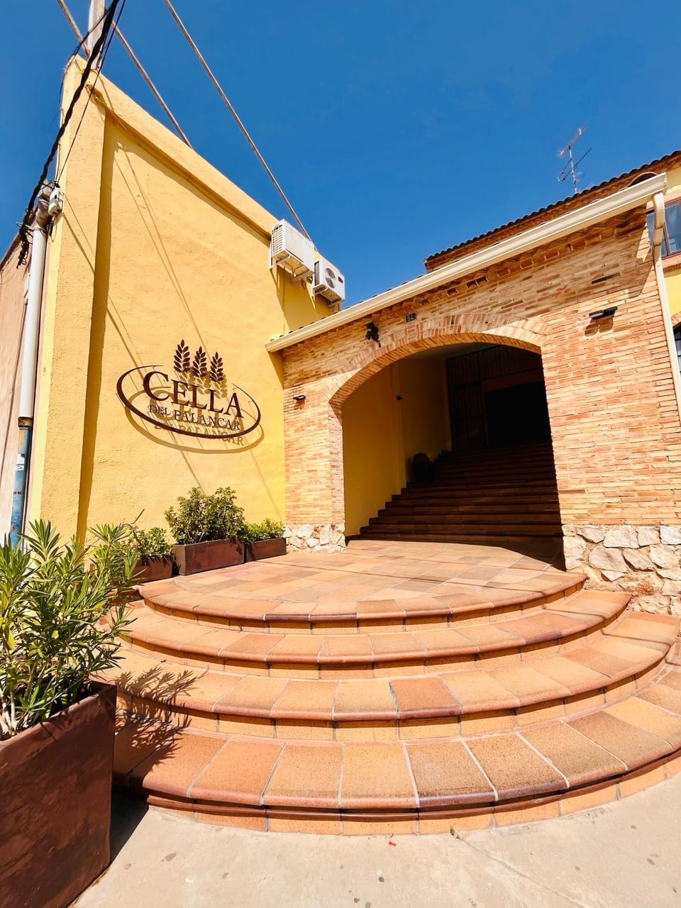 Property building, Facade/entrance