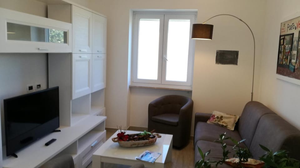 Communal lounge/ TV room, TV and multimedia, Living room