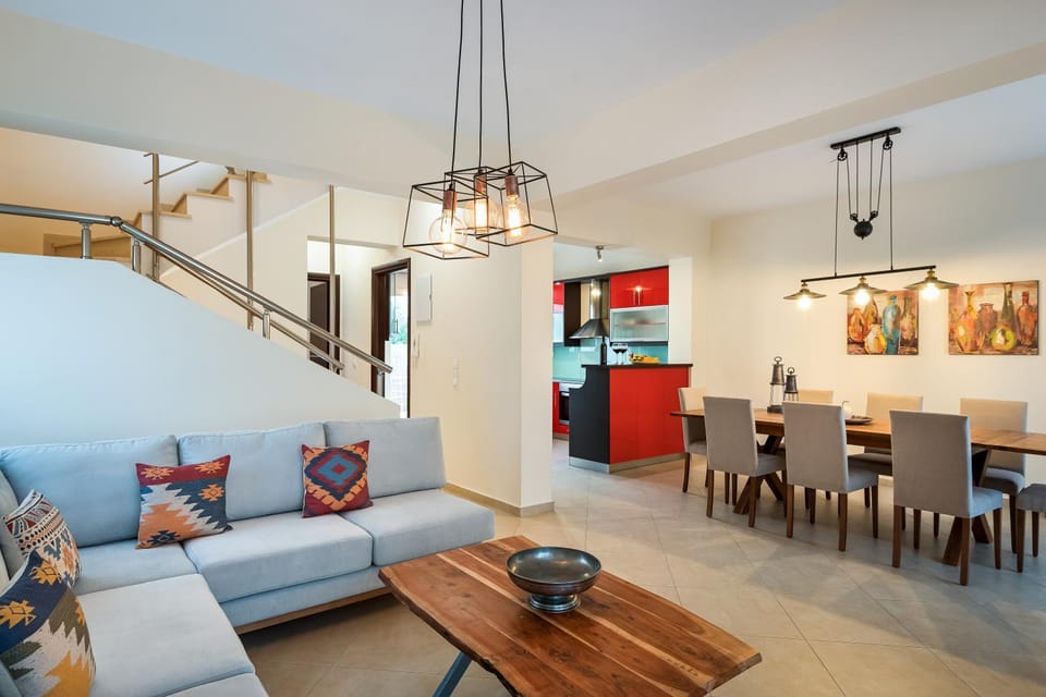 Living room, Photo of the whole room, Seating area, Dining area