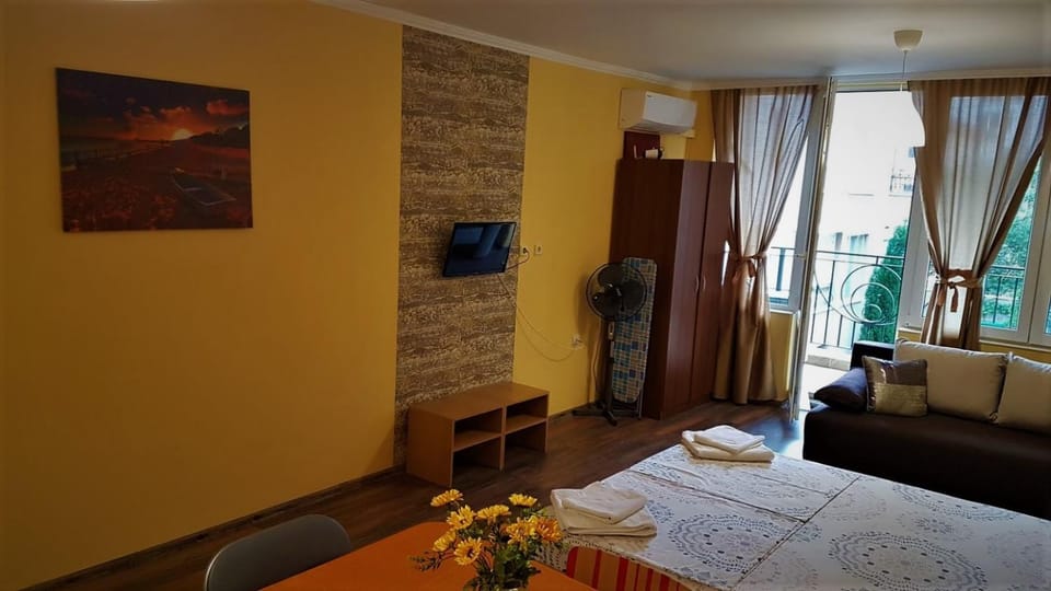 Studio Sunny Apartment in Pomorie