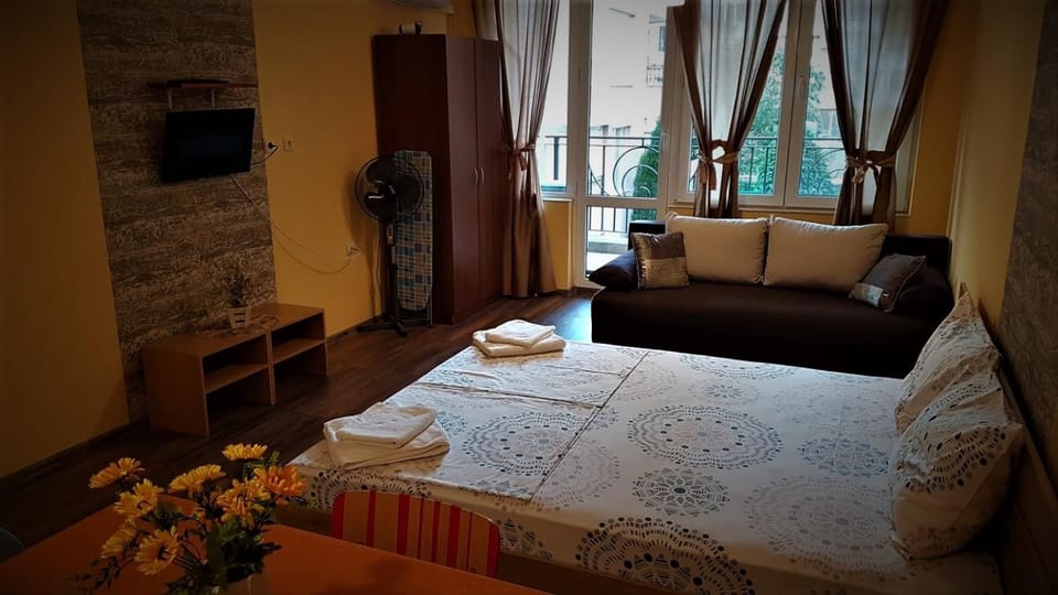 Studio Sunny Apartment in Pomorie