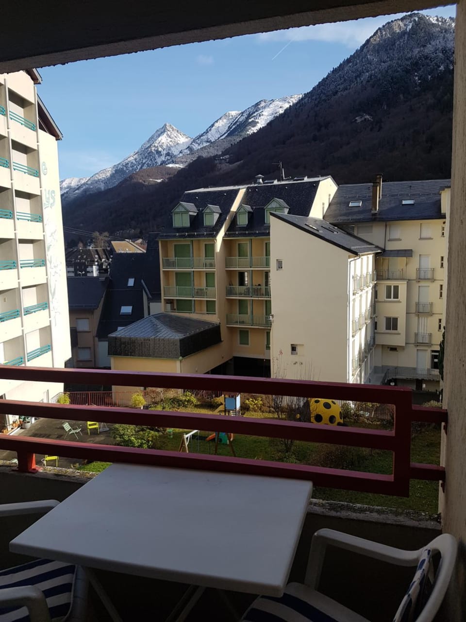 Neighbourhood, Balcony/Terrace