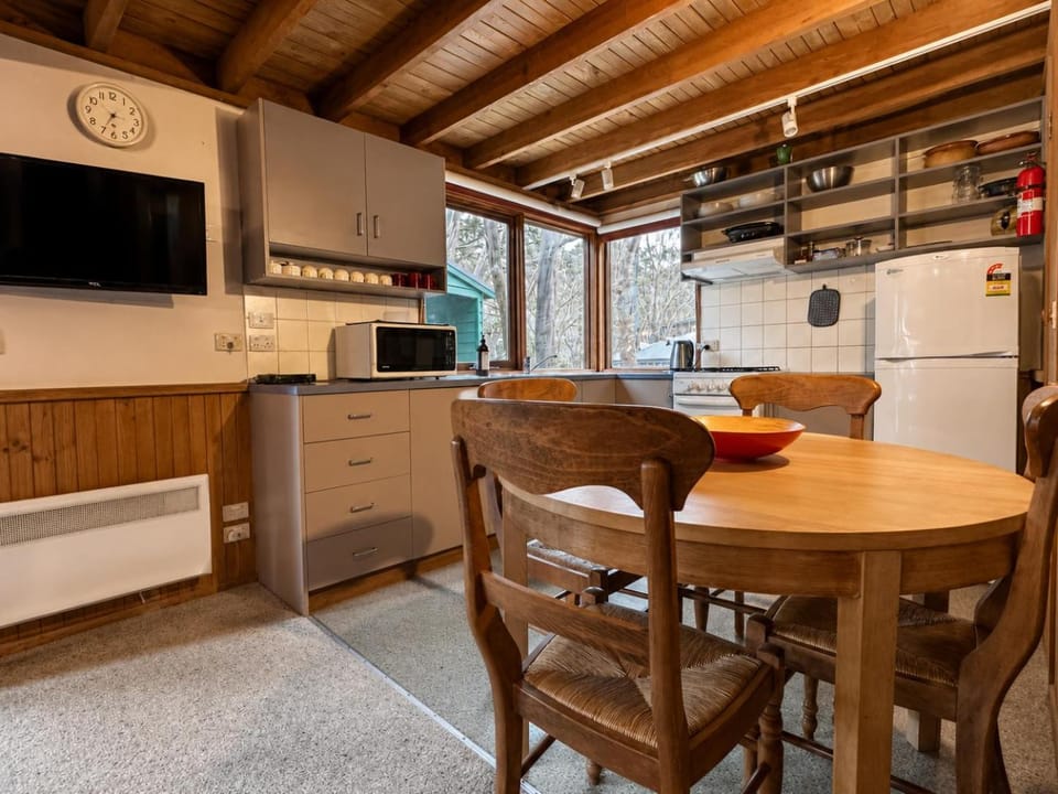 Bindi - Alpine Getaways's Chalet at Tower Rd Chalet in Dinner Plain