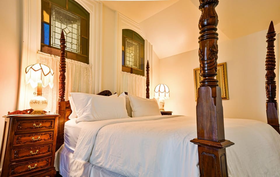 Amethyst Inn Bed and Breakfast in Victoria