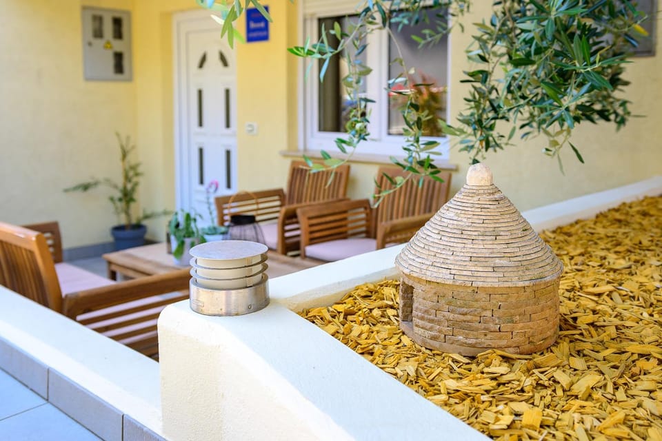 Patio, Seating area