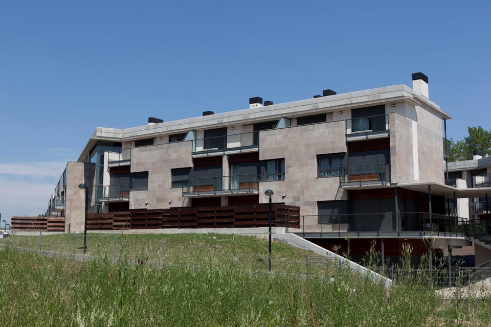 Facade/entrance, Balcony/Terrace