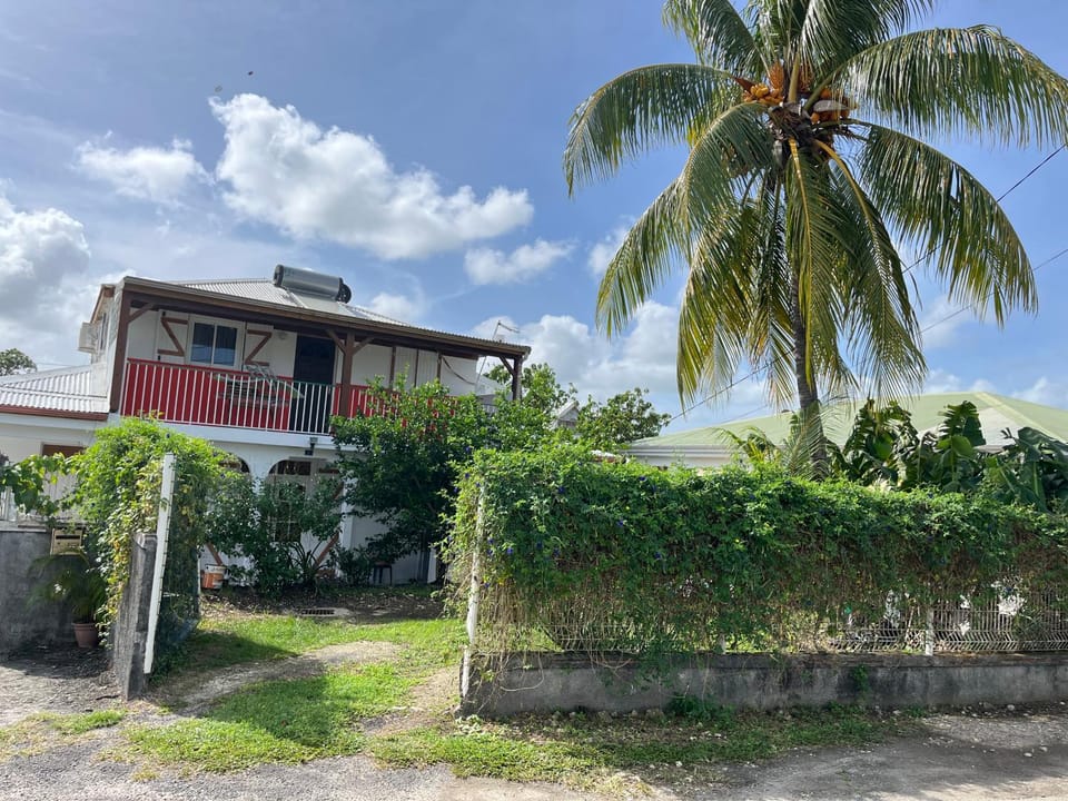 Bercé Par Le COCOTIER Meublé 2 chambres Vacation rental in Grande-Terre, Guadeloupe