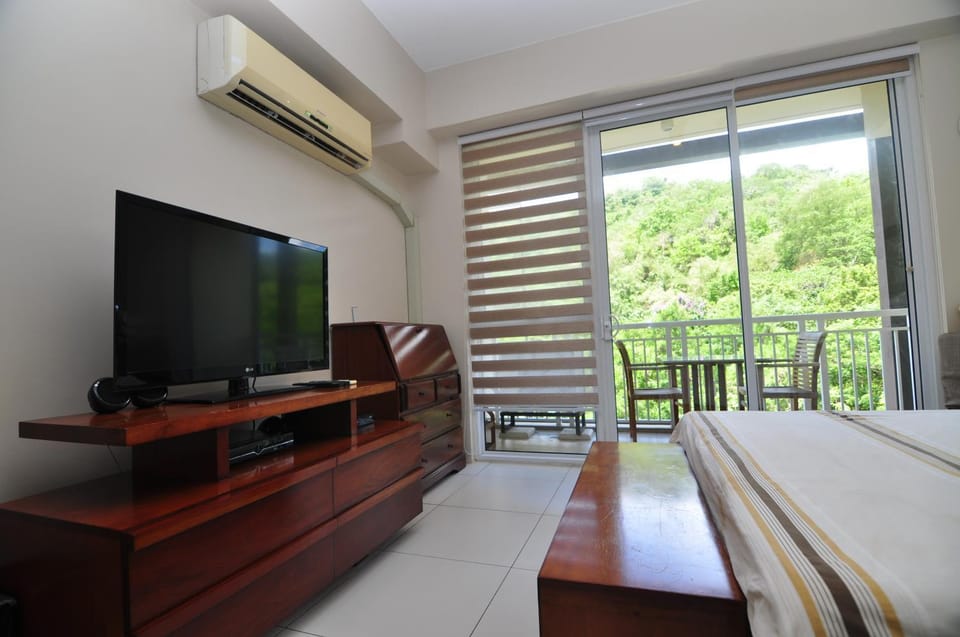 Miranda B 306 1BR at Pico de Loro by Raquel's Place Apartment in Nasugbu