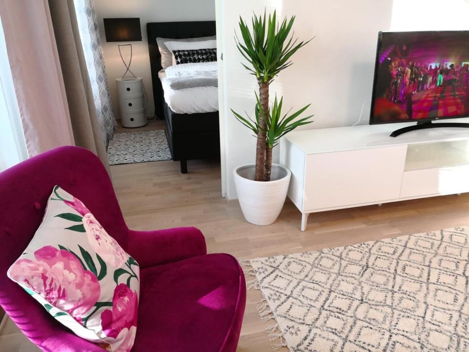Living room, Photo of the whole room
