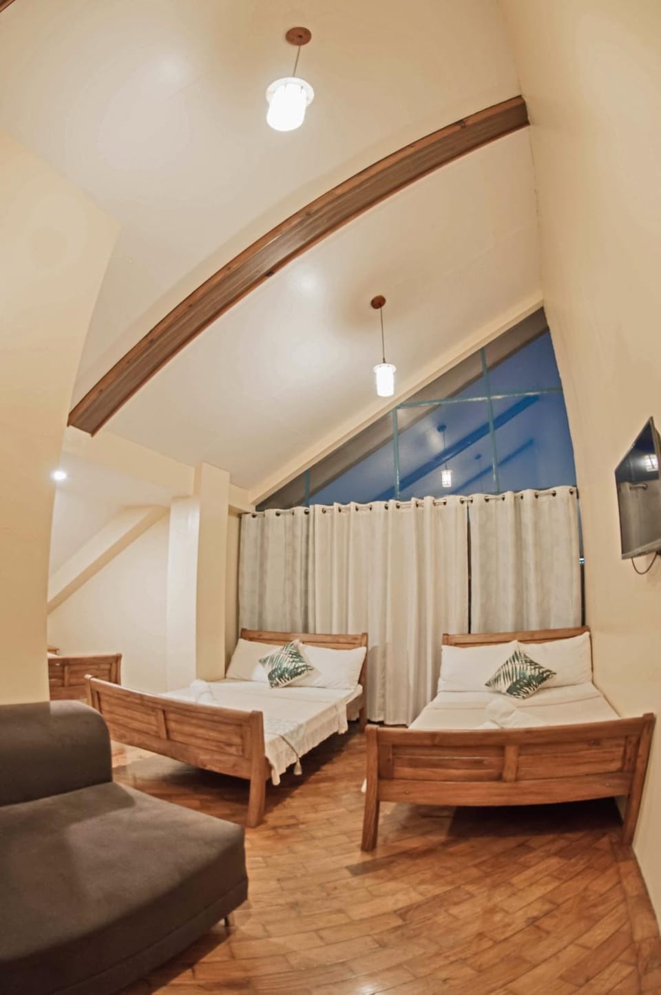 The Half House by Elmar Cabin Cabin in Baguio