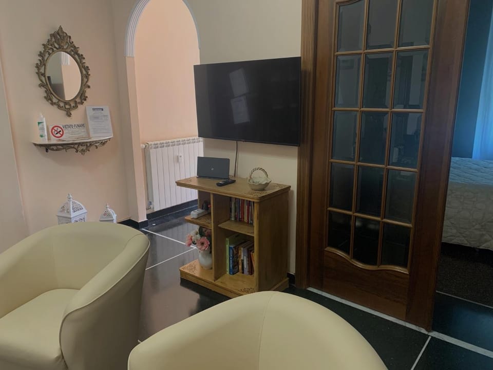 Communal lounge/ TV room, TV and multimedia