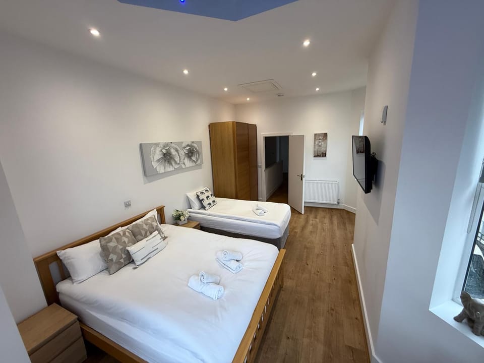 Holiday Home Hot Tub & Sauna House in Bournemouth