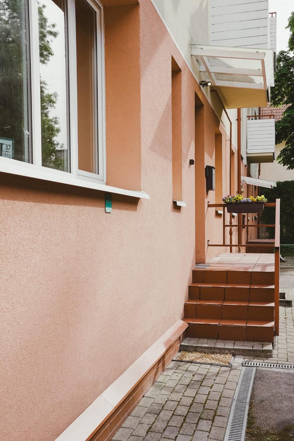 Facade/entrance