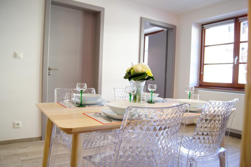 Living room, Dining area