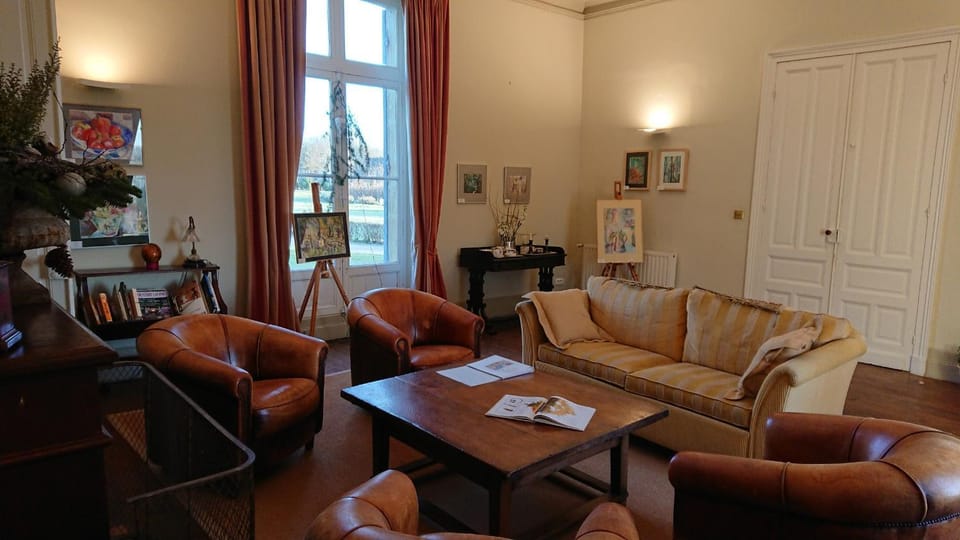 Communal lounge/ TV room, Living room