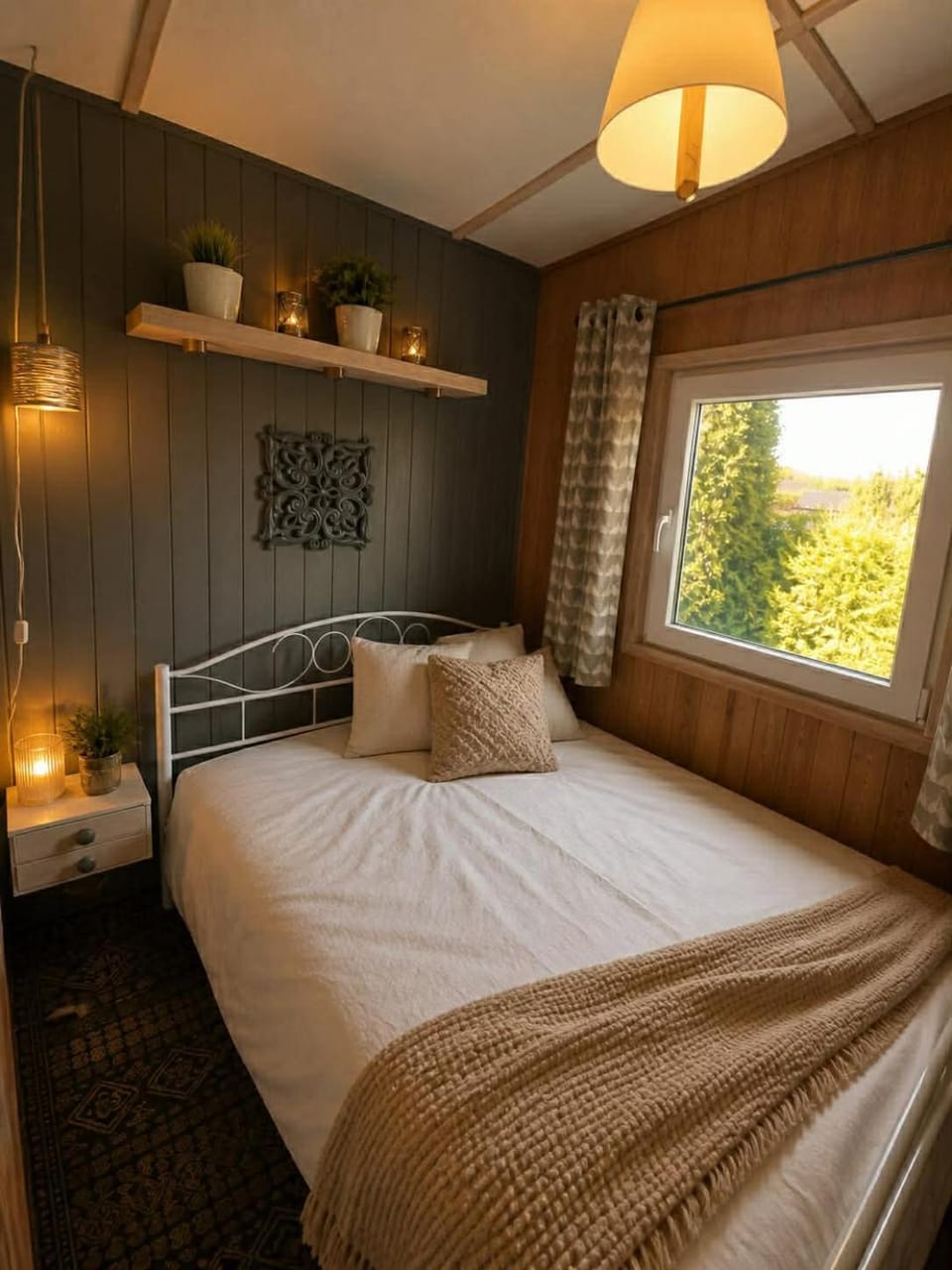 Bed, Photo of the whole room, Bedroom