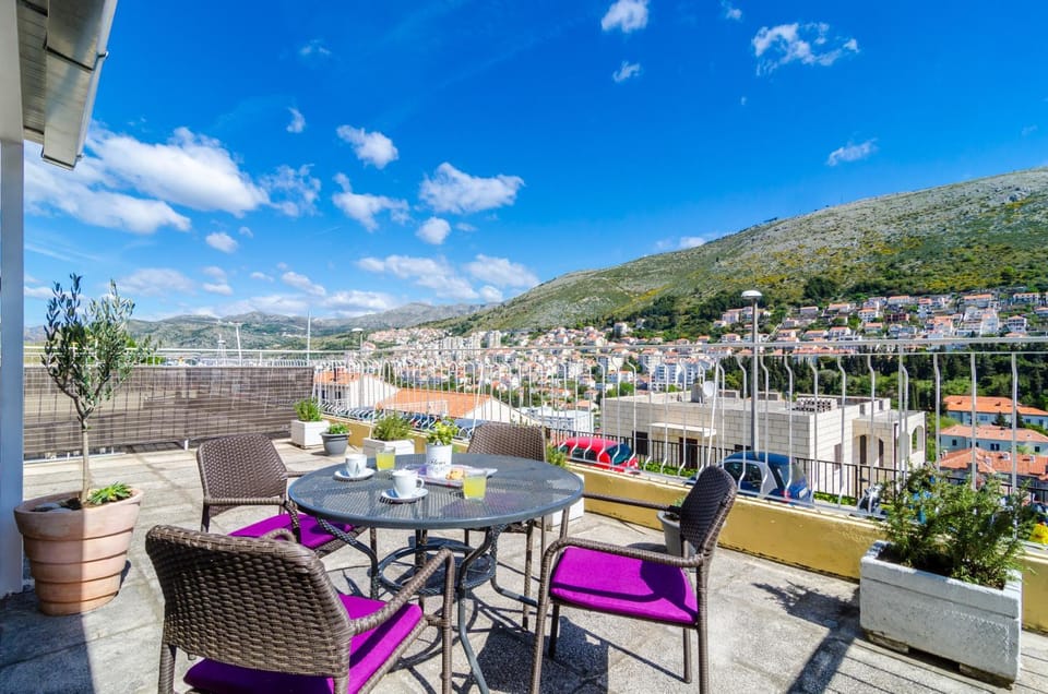 Property building, Balcony/Terrace
