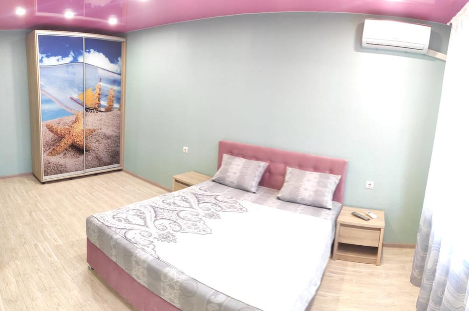 Property building, Bed, Day, Decorative detail, Decorative detail, Autumn, wardrobe, air conditioner, air conditioner