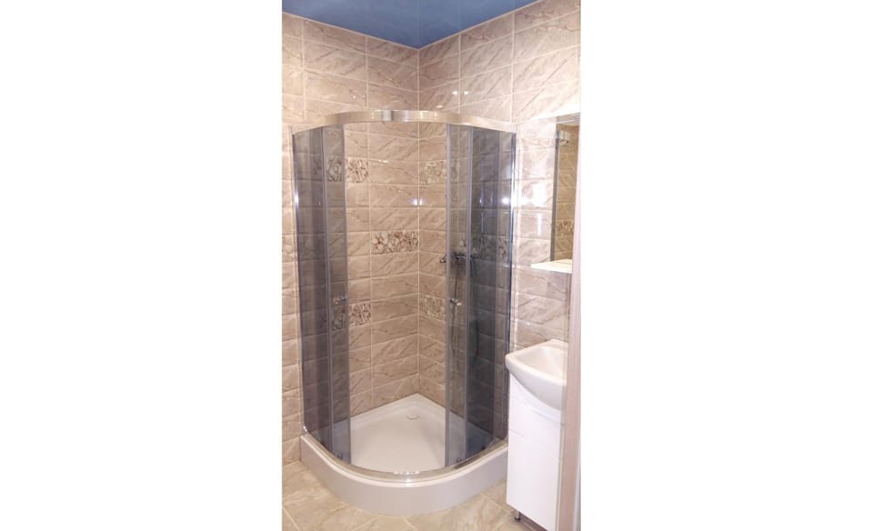 Shower, Day, Activities, Summer, Decorative detail, Decorative detail, On site, Area and facilities, Area and facilities