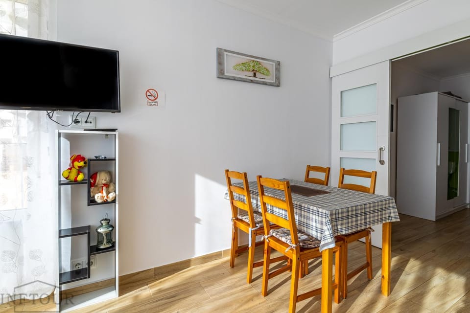 TV and multimedia, Living room, Dining area