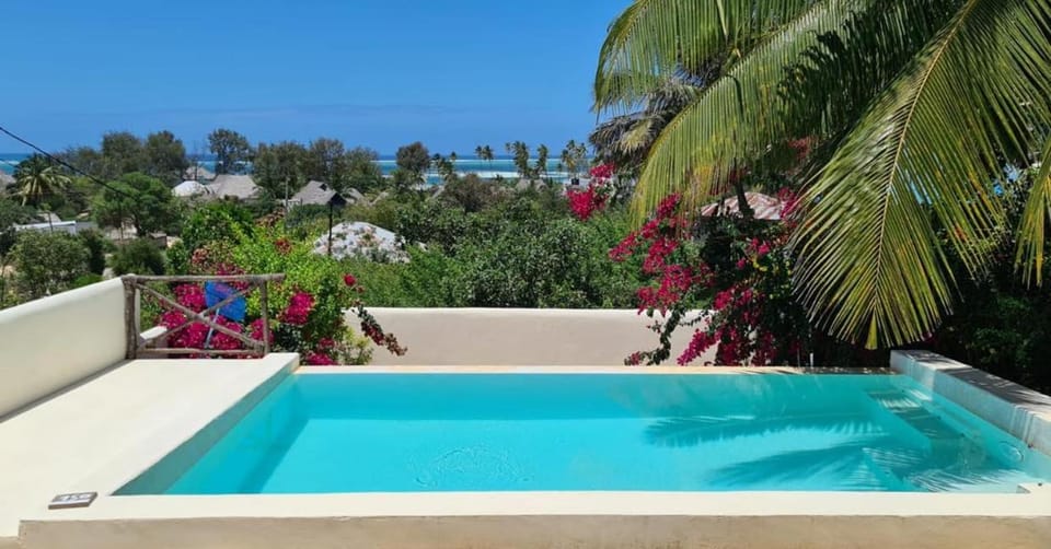 Day, Natural landscape, Pool view, Swimming pool, sunbed