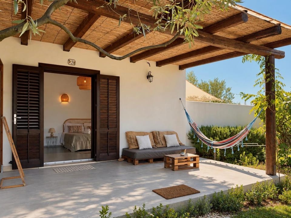 Property building, Balcony/Terrace, Garden view