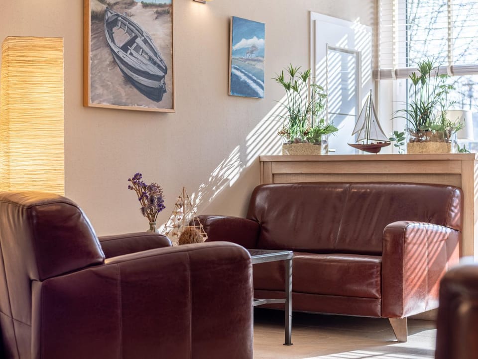 Lobby or reception, Decorative detail