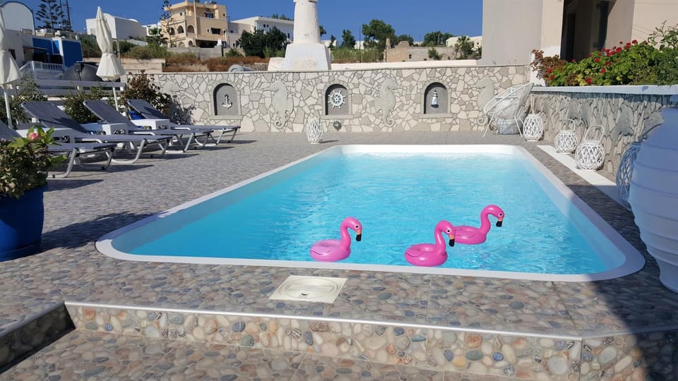 Swimming pool, Swimming pool