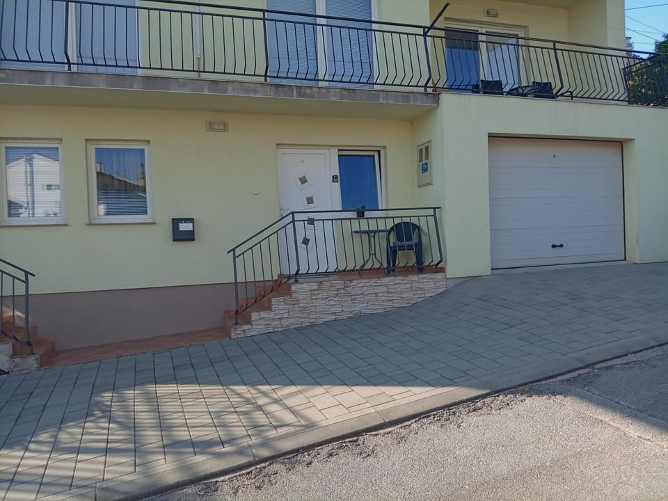 Apartmani Tomljenović Apartment in Lika-Senj County