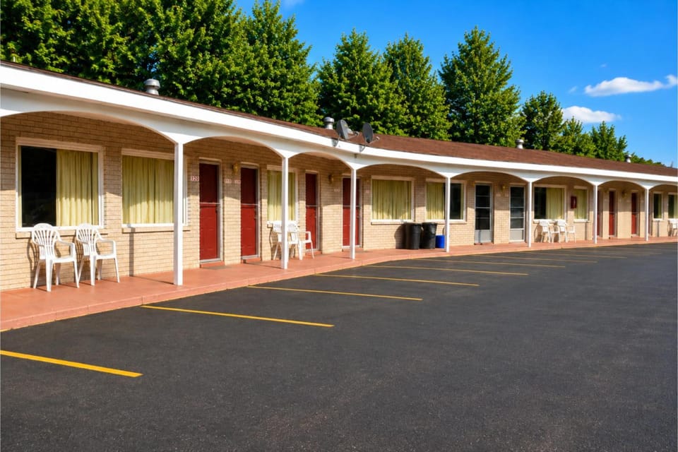 Property building, Day, Parking