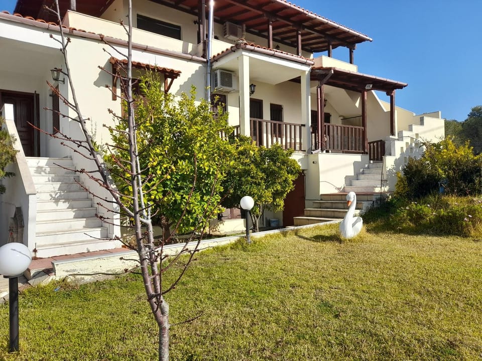 Property building, Garden view