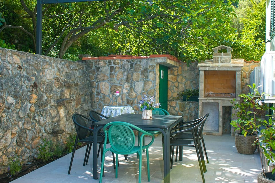 Old stone house Mario House in Split-Dalmatia County