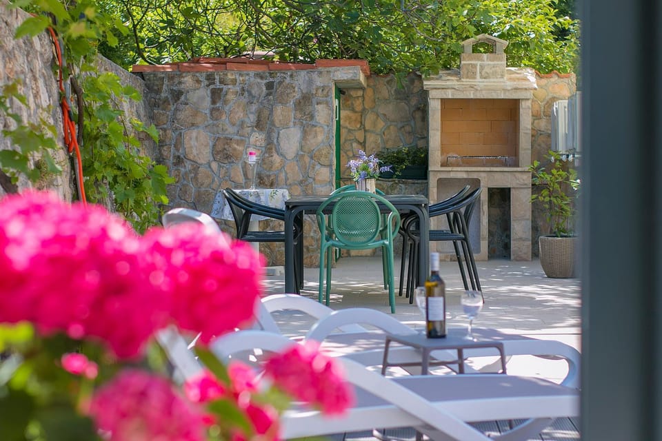 Old stone house Mario House in Split-Dalmatia County