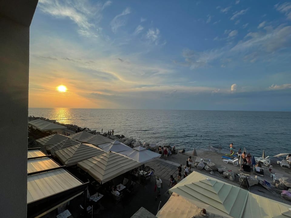 Natural landscape, Balcony/Terrace, Sea view, Sunrise, Sunset