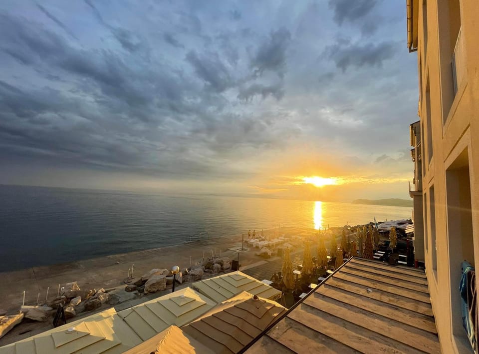 Balcony/Terrace, Beach, Sea view, Sunset