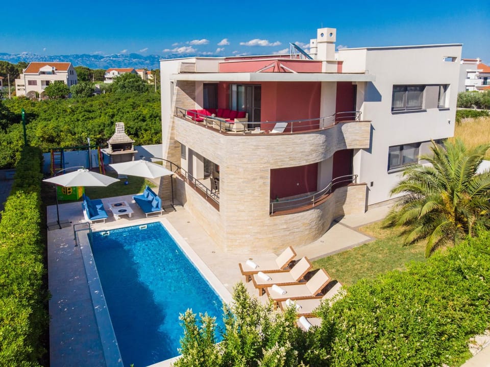 Property building, Garden, Balcony/Terrace, Garden view, Pool view, Swimming pool, sunbed