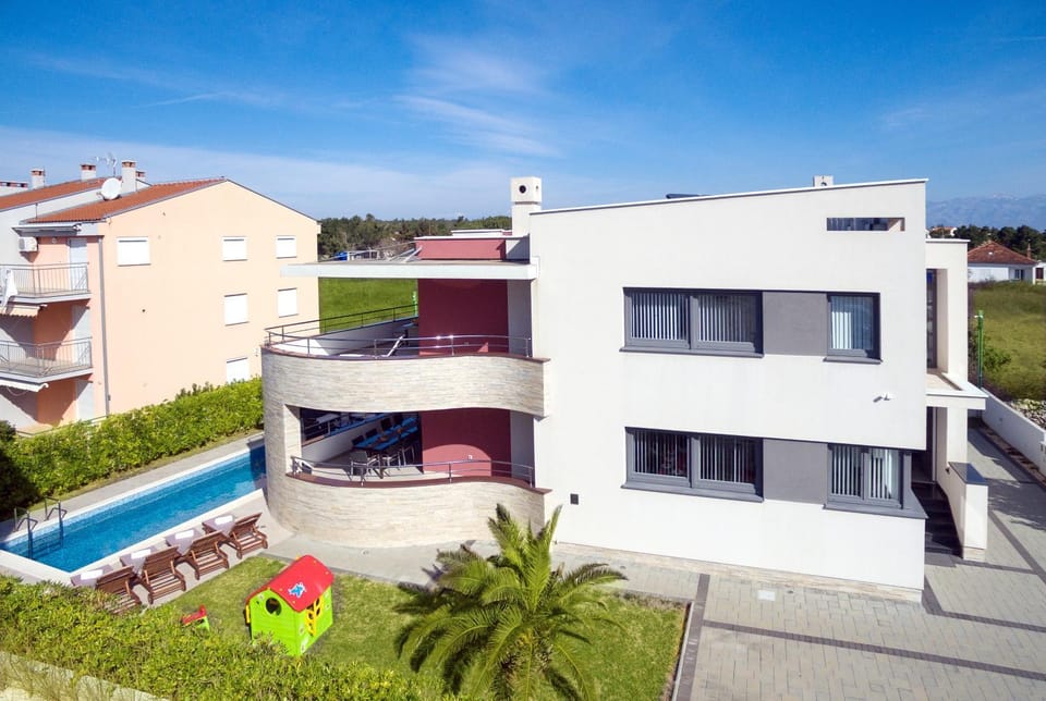 Facade/entrance, Bird's eye view, Garden