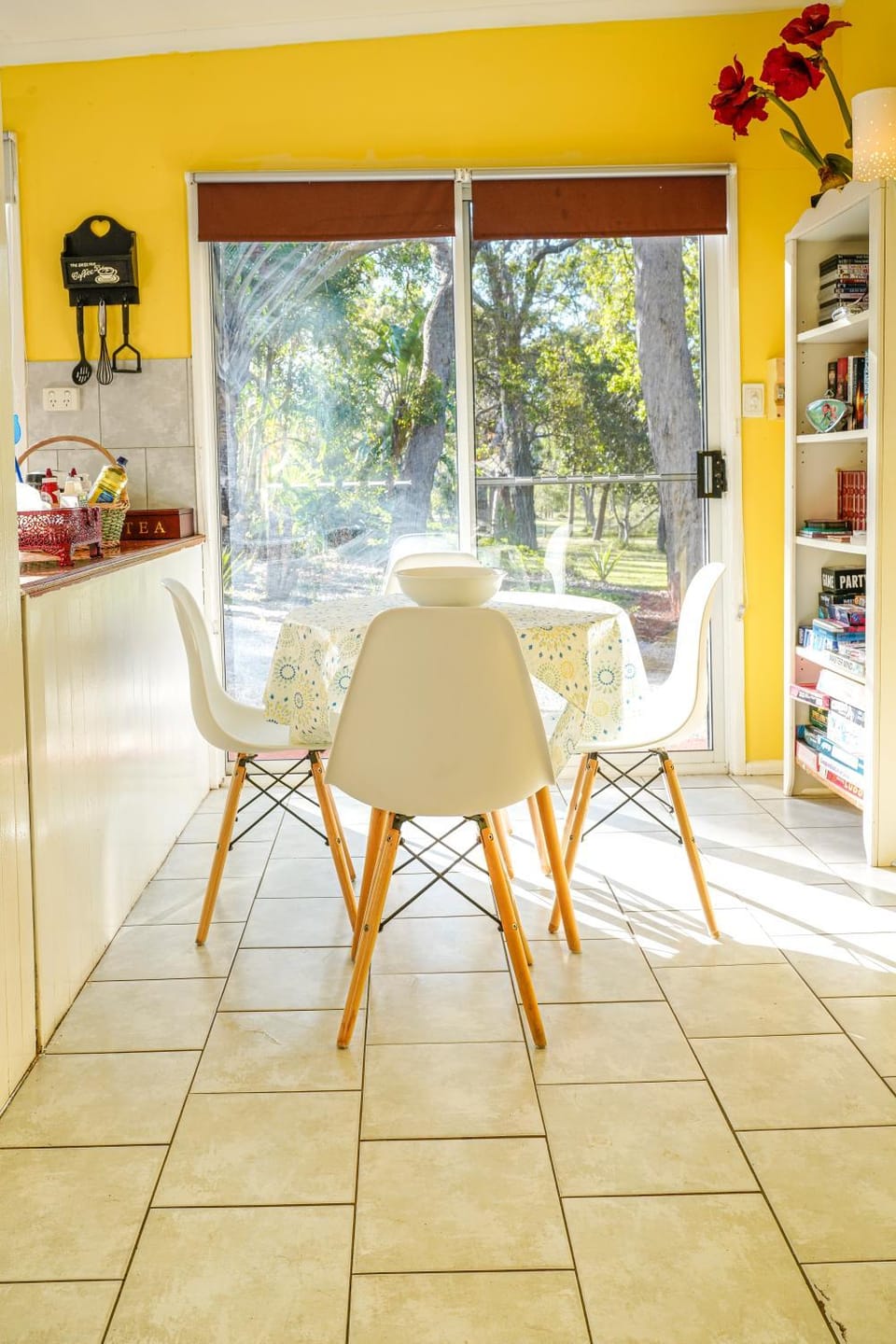 Seating area, Dining area