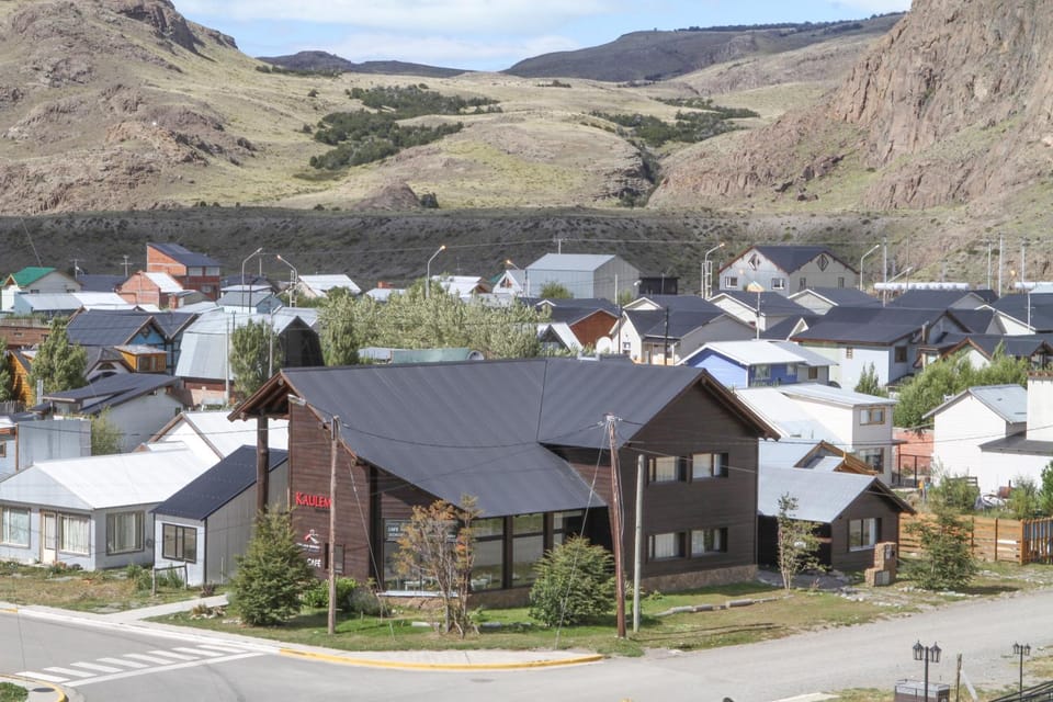 Property building, Day, Neighbourhood, Natural landscape, Bird's eye view, City view, Mountain view, Street view, Location