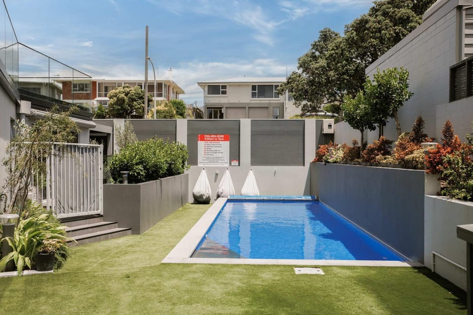 Sunny and Spacious - moments from the Beach and Downtown Apartment in Bay Of Plenty