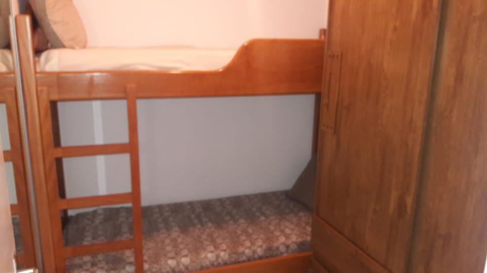 bunk bed