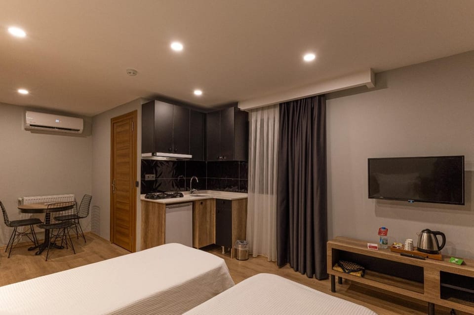 TV and multimedia, Kitchen or kitchenette, Living room