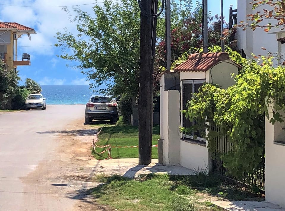 Neighbourhood, Beach