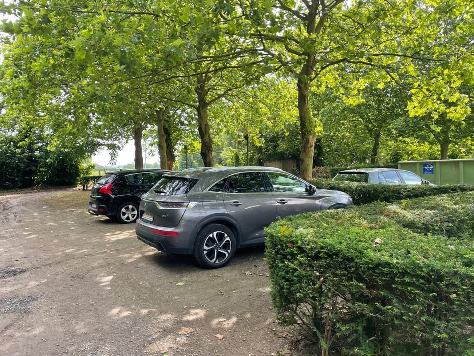 Garden, Parking