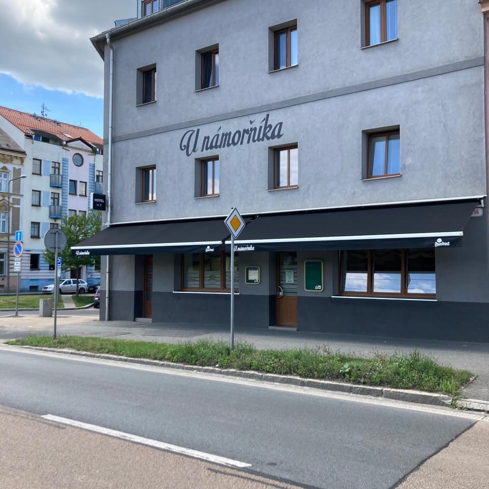 Day, Location